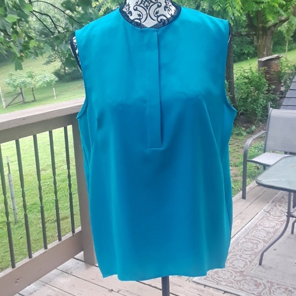 8 for $20 T Tahari Sleeveless Aqua Top Size Large